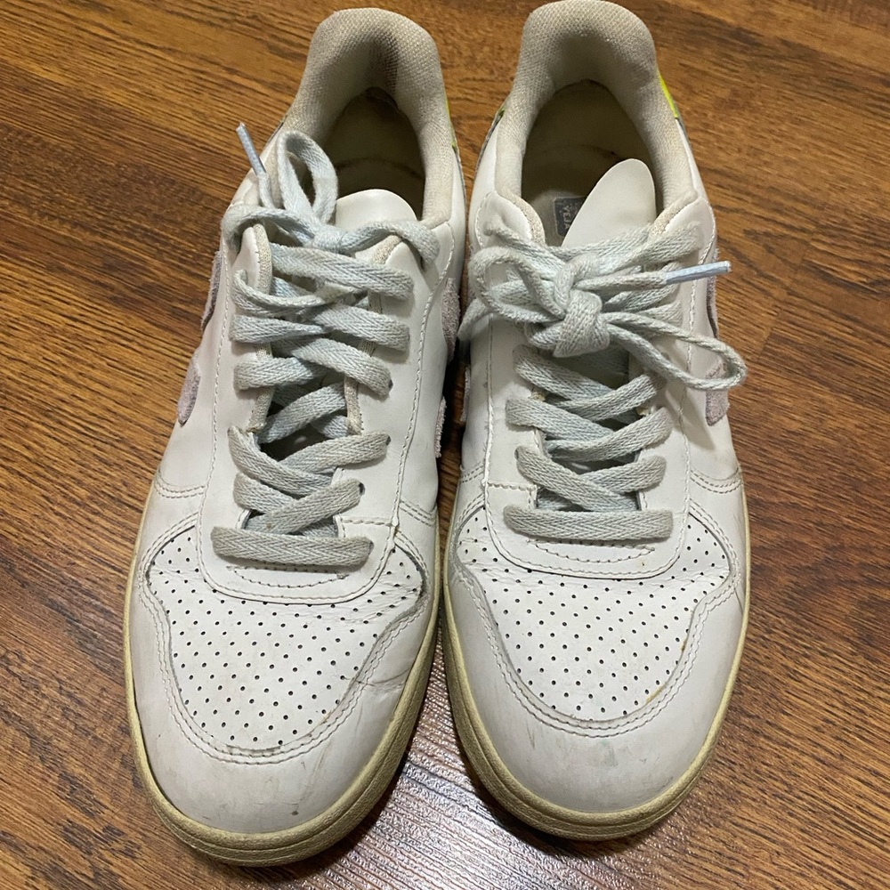 Veja sneakers - Picture 2 of 5